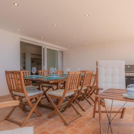 Villa Prado - Beautiful Beachfront Villa Албуфейра Екстер'єр фото