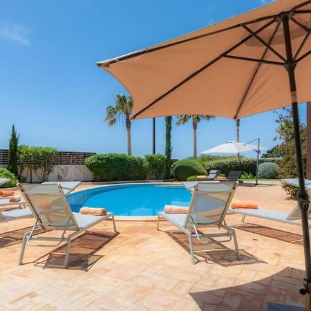 Villa Prado - Beautiful Beachfront Villa Албуфейра Екстер'єр фото