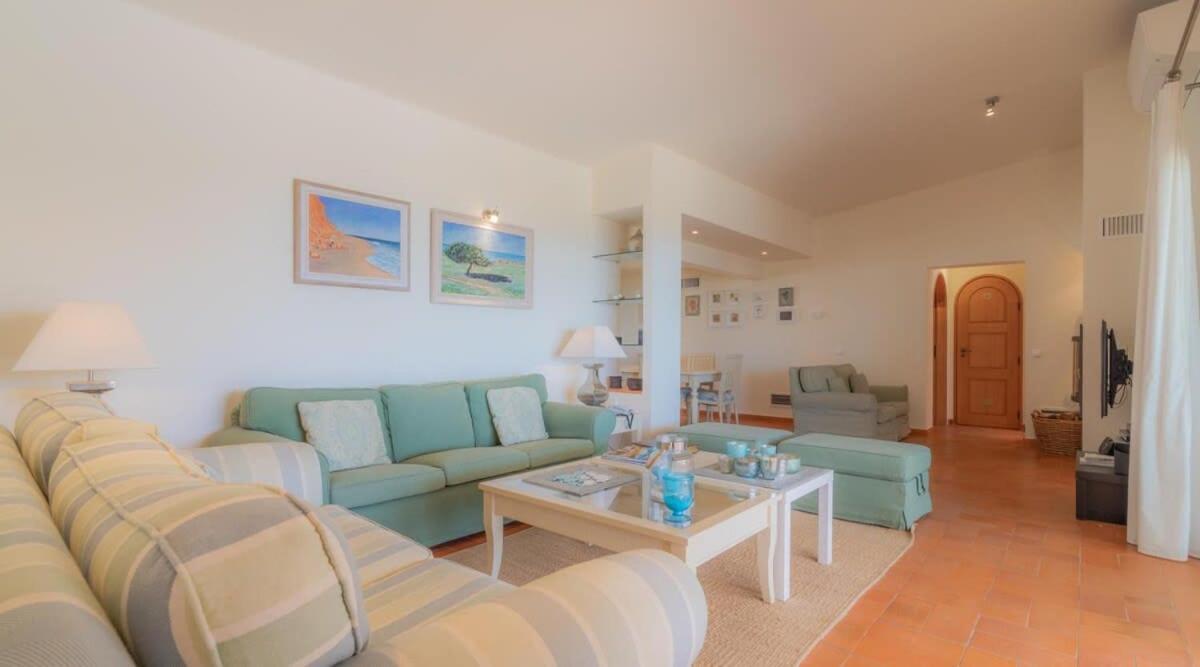 Villa Prado - Beautiful Beachfront Villa Албуфейра Екстер'єр фото