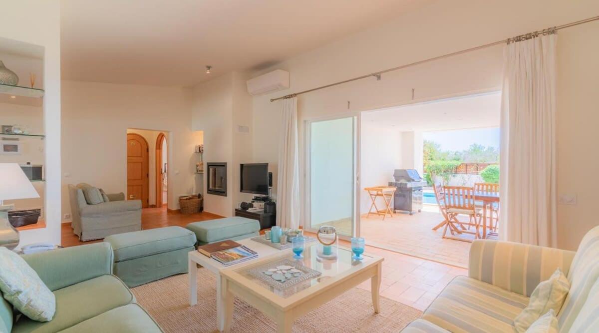Villa Prado - Beautiful Beachfront Villa Албуфейра Екстер'єр фото